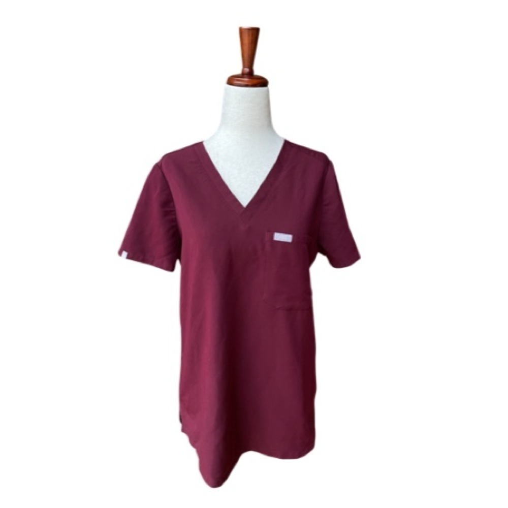 Figs Women’s Technical Collection Cranberry Scrub Top Size Small